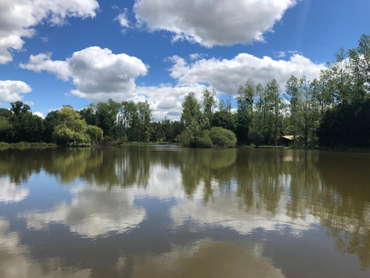 Tente Lodge Jacuzzi Privatif En Pleine Nature Thiel-sur-Acolin 外观 照片