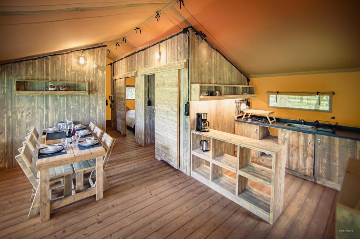 Tente Lodge Jacuzzi Privatif En Pleine Nature Thiel-sur-Acolin 外观 照片