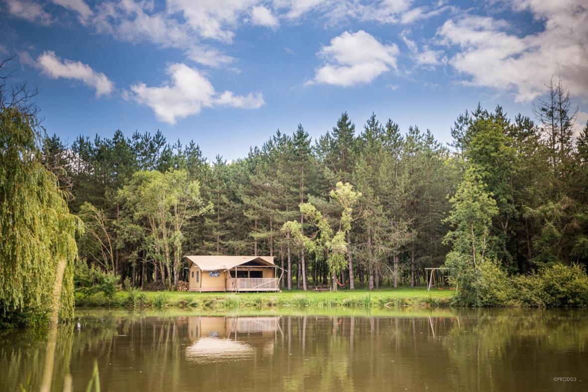 Tente Lodge Jacuzzi Privatif En Pleine Nature Thiel-sur-Acolin 外观 照片