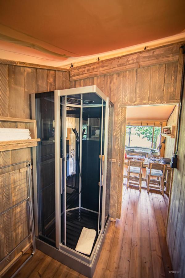 Tente Lodge Jacuzzi Privatif En Pleine Nature Thiel-sur-Acolin 外观 照片