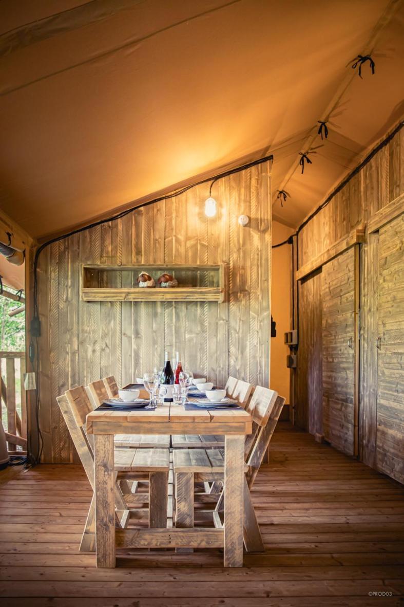Tente Lodge Jacuzzi Privatif En Pleine Nature Thiel-sur-Acolin 外观 照片